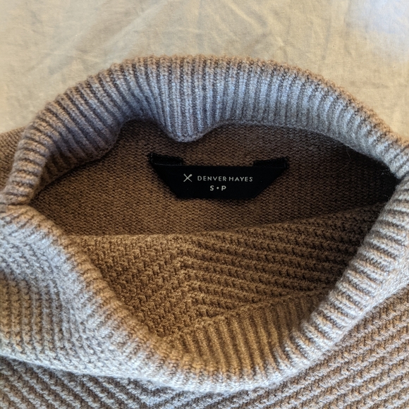 Mock neck sweater - Picture 2 of 5